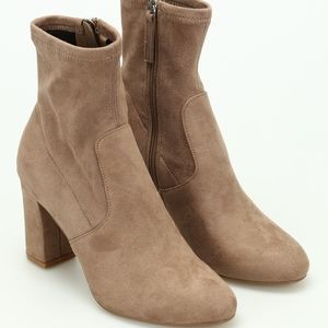 Steve Madden Avenue Ankle Booties 8.5